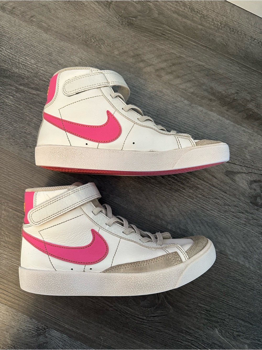 Nike Kids High-Top Sneakers in White & Pink